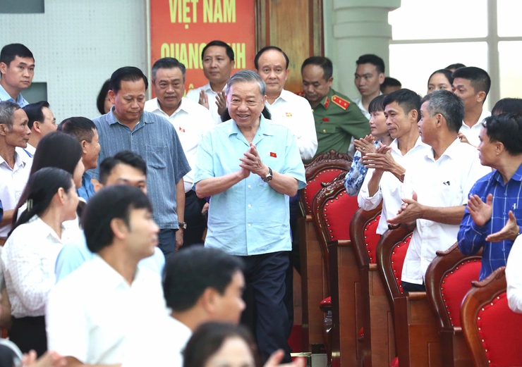 Tổng Bí thư Tô Lâm tiếp xúc cử tri Hà Nội trước Kỳ họp thứ 10 Quốc hội khóa XV- Ảnh 1.