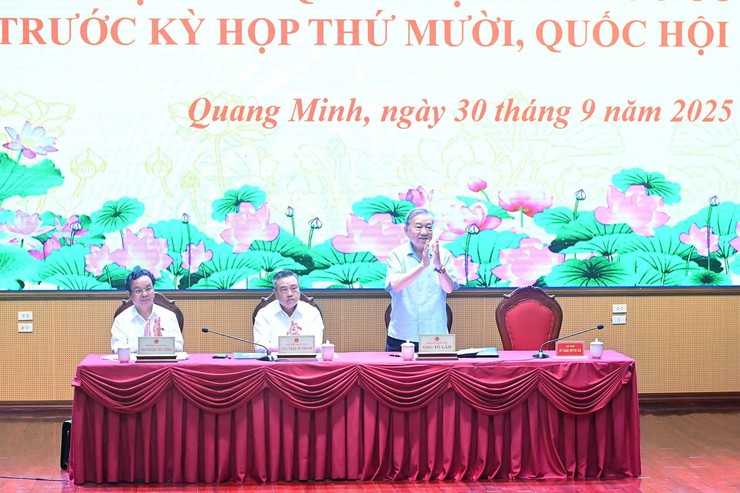 Tổng Bí thư Tô Lâm tiếp xúc cử tri Hà Nội trước Kỳ họp thứ 10 Quốc hội khóa XV- Ảnh 2.