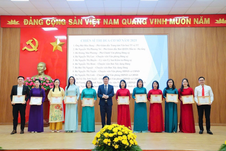 Phú Nghĩa nâng cao chất lượng đội ngũ cán bộ, công chức qua công tác đánh giá, xếp loại hằng năm- Ảnh 2.