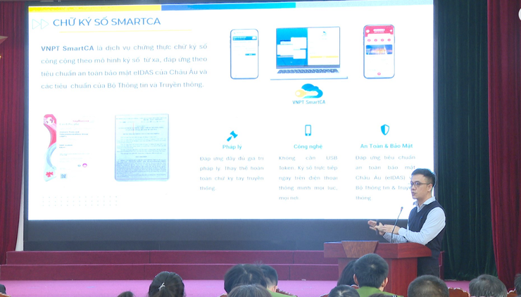 Xã Vĩnh Thanh đưa chữ ký số vào đời sống, người dân hưởng lợi trực tiếp từ chuyển đổi số- Ảnh 2.