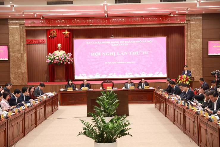 Hanoi Party Chief urges greater effort in implementing political tasks- Ảnh 2.