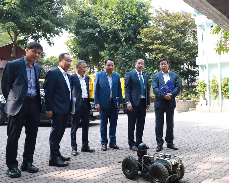 Đẩy mạnh ứng dụng khoa học công nghệ, chuyển đổi số trong quản lý vận hành hệ thống thoát nước- Ảnh 2.