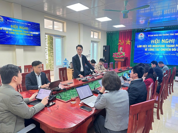 Phường Tùng Thiện làm việc với Công ty Dịch vụ MobiFone thành phố Hà Nội về công tác chuyển đổi số- Ảnh 1.