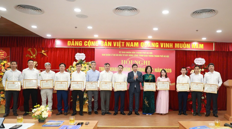 Tập trung cao độ, đẩy nhanh tiến độ các công trình giao thông trọng điểm trên địa bàn Thủ đô- Ảnh 3.