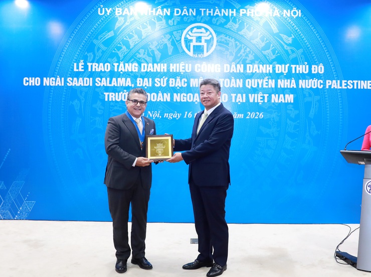 Trao tặng danh hiệu Công dân danh dự Thủ đô Hà Nội cho Đại sứ Nhà nước Palestine tại Việt Nam- Ảnh 3.