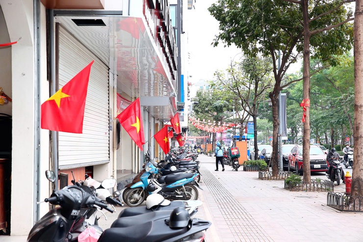 Ô Chợ Dừa rực rỡ sắc đỏ chào mừng Đại hội đại biểu toàn quốc lần thứ XIV của Đảng- Ảnh 12.