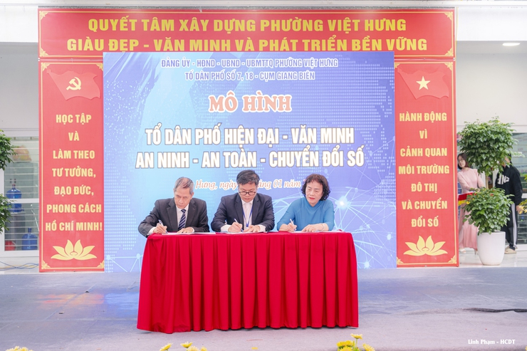Phường Việt Hưng ra mắt mô hình “Tổ dân phố Hiện đại - Văn minh - An ninh - An toàn - Chuyển đổi số”- Ảnh 6.