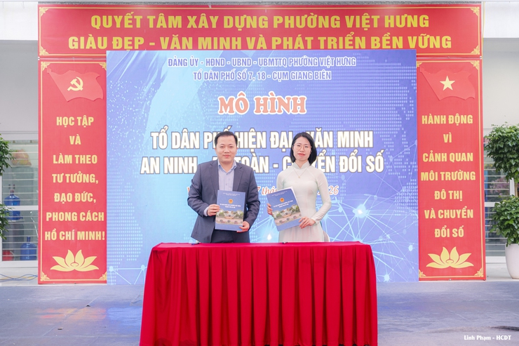 Phường Việt Hưng ra mắt mô hình “Tổ dân phố Hiện đại - Văn minh - An ninh - An toàn - Chuyển đổi số”- Ảnh 8.