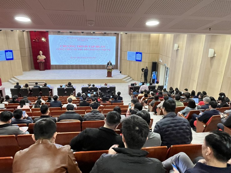 Sở Nội vụ tập huấn công tác ủy quyền giải quyết TTHC và nhiệm vụ quản lý nhà nước về người lao động nước ngoài làm việc trên địa bàn thành phố Hà Nội- Ảnh 1.