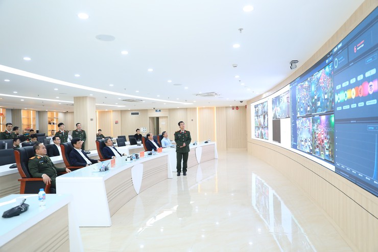 Hanoi police continue to lead by example in digital transformation efforts citywide- Ảnh 5.