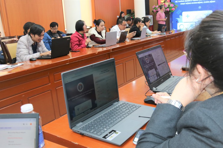 Y tế Hà Nội: Đẩy mạnh cải cách thủ tục hành chính gắn liền với nâng cao hiệu quả phục vụ người dân, tổ chức- Ảnh 1.