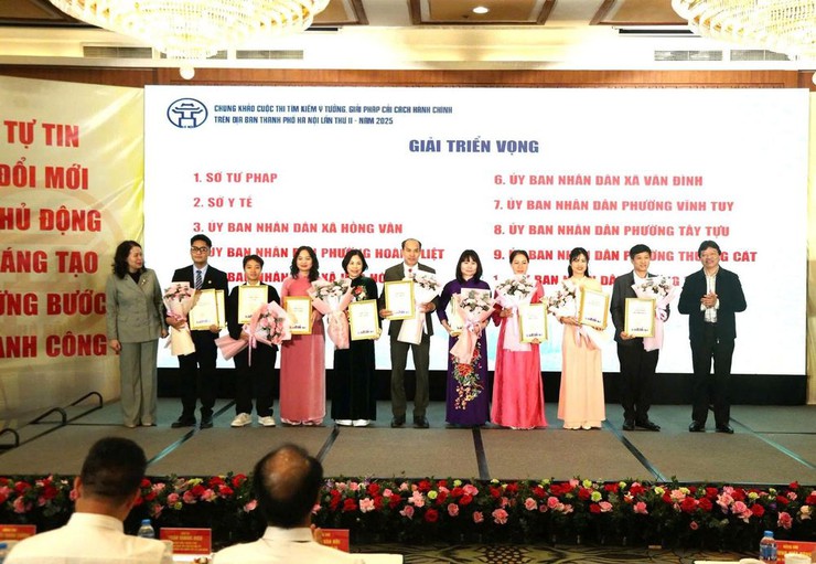 Sáng kiến văn hóa công vụ tại phường Vĩnh Tuy: Điểm sáng "Triển vọng" trong cải cách hành chính Thủ đô- Ảnh 1.