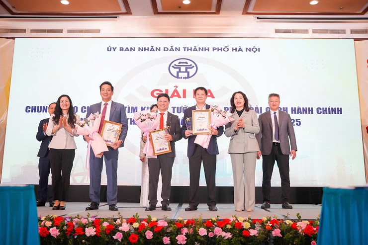 Phường Long Biên đạt giải ba Cuộc thi Tìm kiếm ý tưởng, giải pháp cải cách hành chính thành phố Hà Nội lần thứ 2 - năm 2025- Ảnh 2.