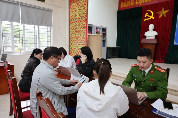 Dịch vụ công về thôn: Bước tiến mới trong cải cách hành chính tại xã Tiến Thắng- Ảnh 2.