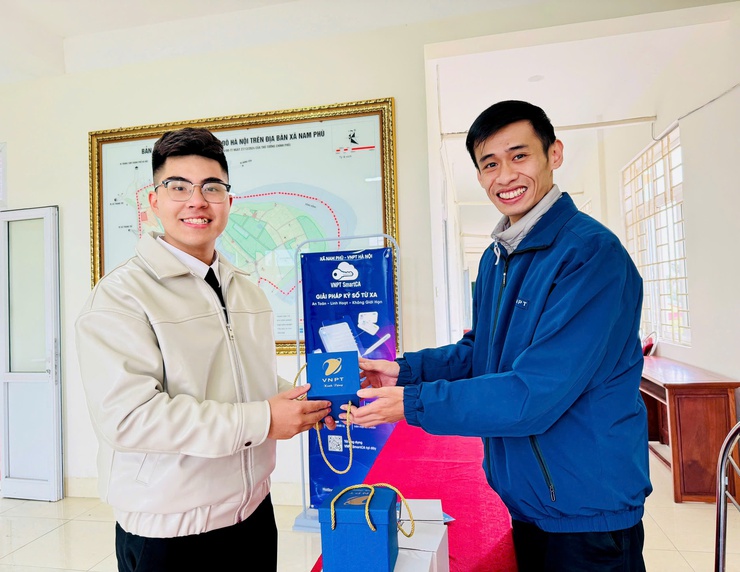 Xã Nam Phù chủ động đưa chữ ký số công cộng đến từng người dân- Ảnh 5.