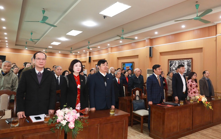 Trao Huy hiệu đảng tặng 45 đảng viên xã Đại Thanh dịp 3/2/2026- Ảnh 1.