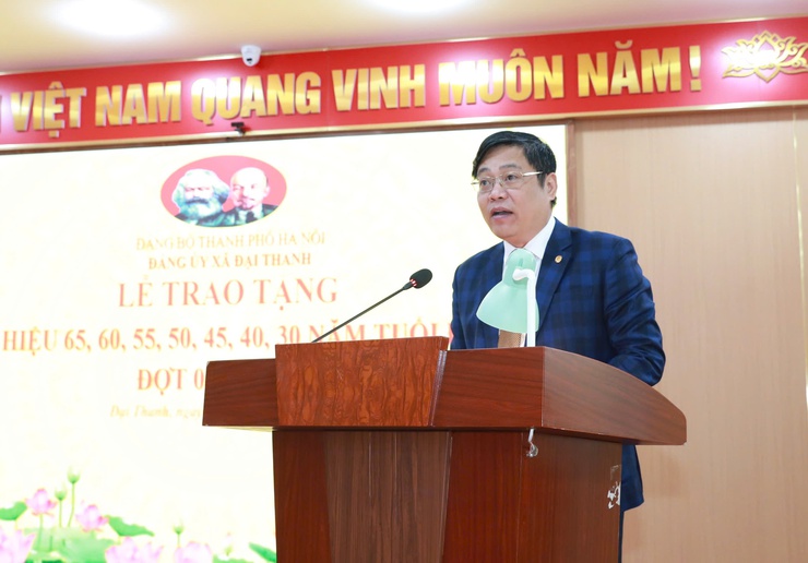 Trao Huy hiệu đảng tặng 45 đảng viên xã Đại Thanh dịp 3/2/2026- Ảnh 3.