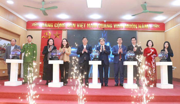 Xã Đại Thanh khai trương Trung tâm điều hành thông minh IOC: Đòn bẩy công nghệ tháo gỡ 5 điểm nghẽn, nâng tầm quản trị cơ sở trong kỷ nguyên số- Ảnh 2.
