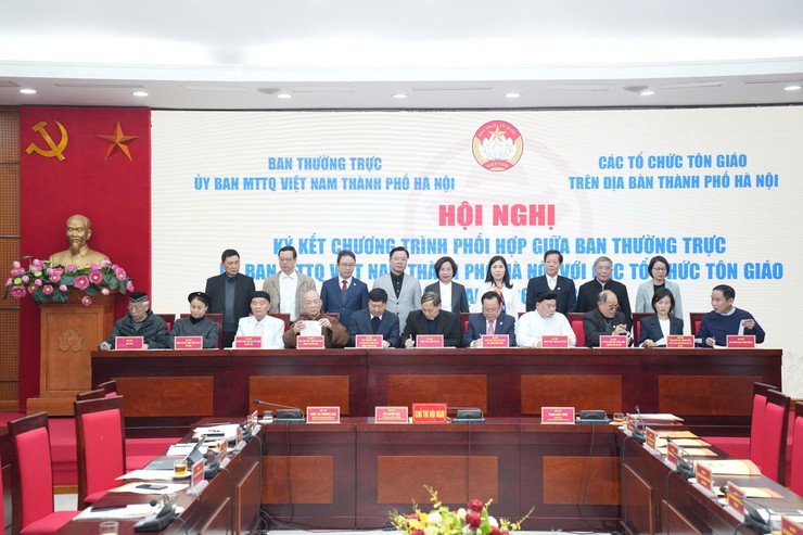 Ký kết Chương trình phối hợp giữa MTTQ Việt Nam Thành phố với các tổ chức thành viên và tôn giáo- Ảnh 6.