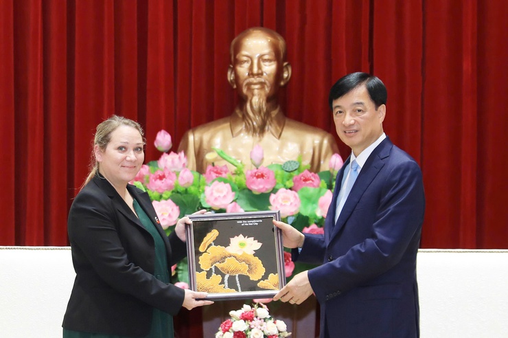 Hanoi seeks Finland's expertise in promoting circular economy- Ảnh 2.