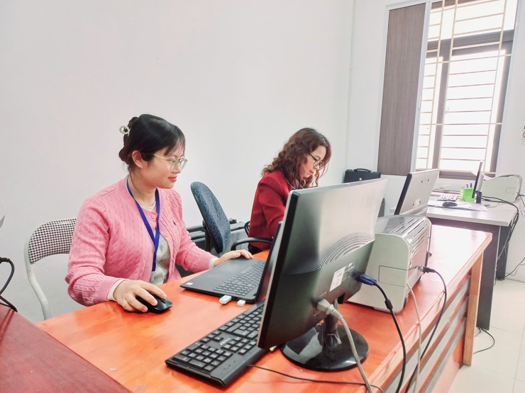 Cán bộ, công chức xã Phúc Sơn đẩy mạnh sử dụng chữ ký số trong hoạt động công vụ- Ảnh 1.