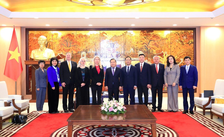 Hà Nội hoan nghênh Ford Motor (Hoa Kỳ) đồng hành trong nỗ lực giảm phát thải và chuyển đổi xanh- Ảnh 1.