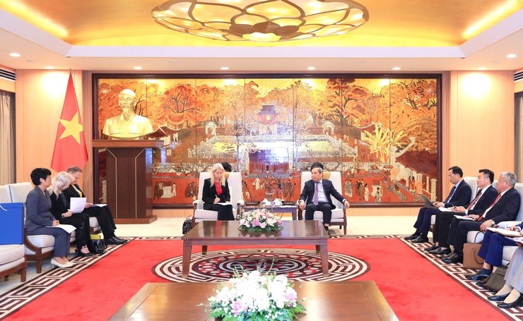 Hà Nội hoan nghênh Ford Motor (Hoa Kỳ) đồng hành trong nỗ lực giảm phát thải và chuyển đổi xanh- Ảnh 3.