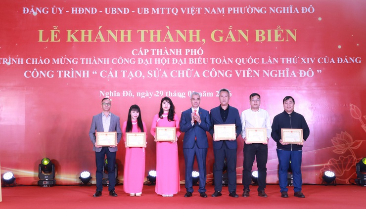 Phường Nghĩa Đô khánh thành Công trình chào mừng thành công Đại hội Đảng lần thứ XIV- Ảnh 2.