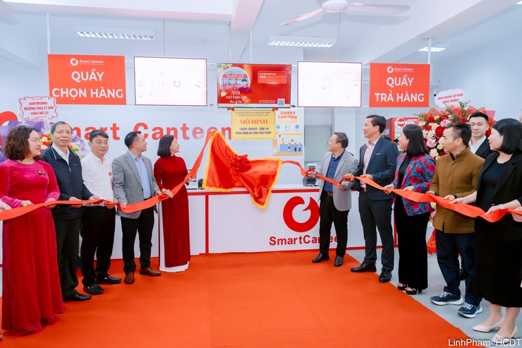 Phường Việt Hưng đẩy mạnh chuyển đổi số gắn với bảo đảm an toàn thực phẩm học đường- Ảnh 1.