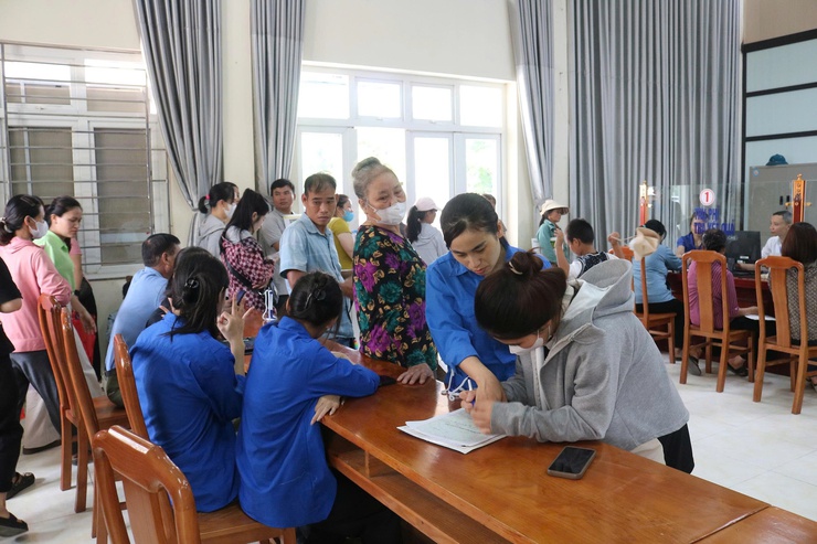 Lấy người dân làm trung tâm trong cải cách hành chính, chuyển đổi số xã Hòa Phú năm 2025- Ảnh 1.