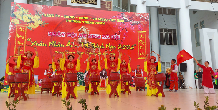 Chủ tịch Ủy ban MTTQ Việt Nam Thành phố dự Ngày hội “Xuân Nhân Ái - Tết Bính Ngọ 2026” tại phường Thanh Xuân- Ảnh 1.