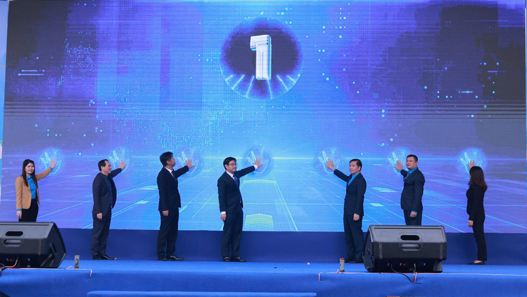 “Chợ Tết Công đoàn” - ấm áp nghĩa tình, lan tỏa niềm vui đến công nhân Thủ đô- Ảnh 1.