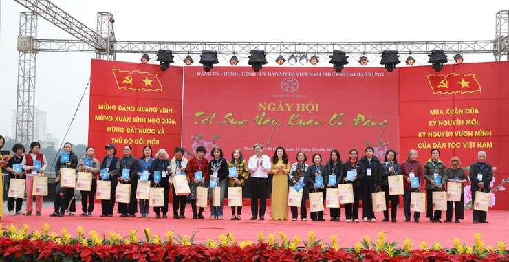 Phường Hai Bà Trưng: Nghĩa tình trong Ngày hội "Tết sum vầy - Xuân ơn Đảng" năm 2026- Ảnh 3.