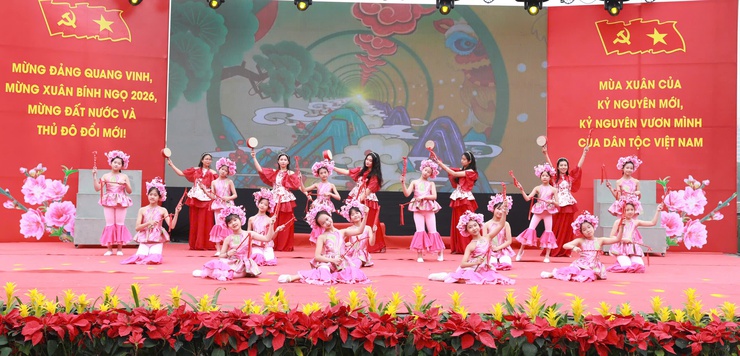 Phường Hai Bà Trưng: Nghĩa tình trong Ngày hội "Tết sum vầy - Xuân ơn Đảng" năm 2026- Ảnh 6.