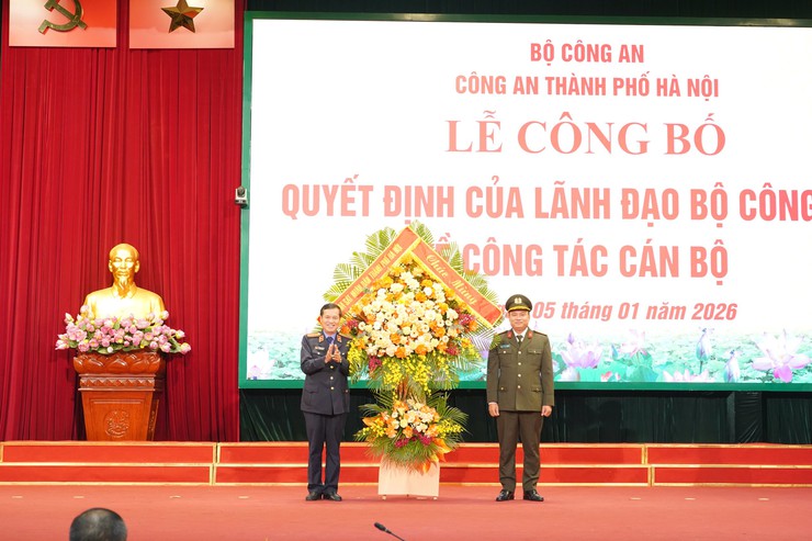 Đại tá Nguyễn Tiến Đạt được bổ nhiệm làm Thủ trưởng Cơ quan An ninh điều tra - Công an thành phố Hà Nội- Ảnh 3.