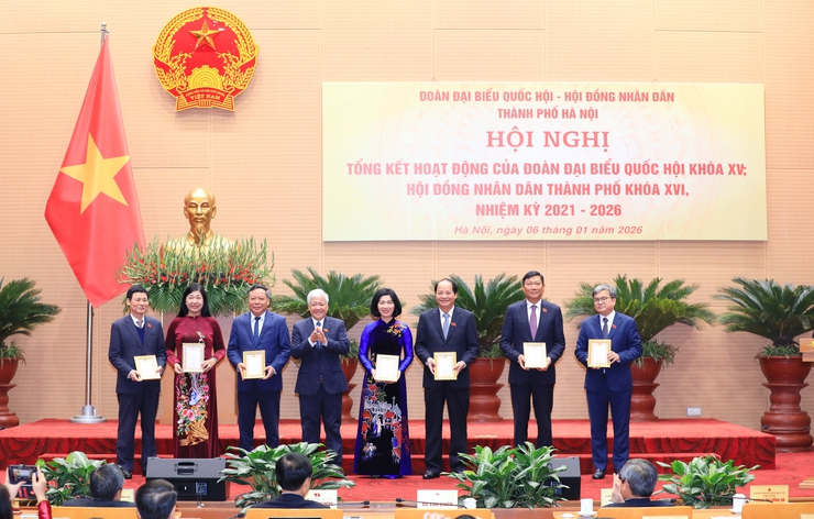 Tổng kết hoạt động của Đoàn Đại biểu Quốc hội khóa XV và HĐND thành phố Hà Nội khóa XVI nhiệm kỳ 2021-2026- Ảnh 3.