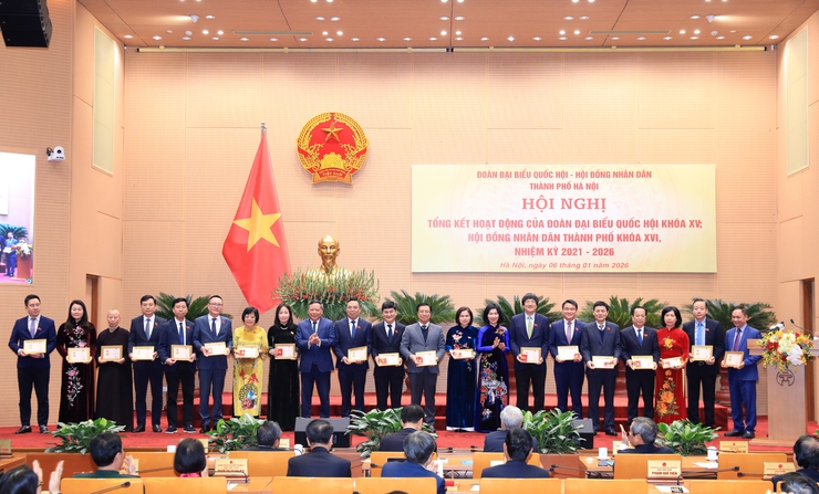 Tổng kết hoạt động của Đoàn Đại biểu Quốc hội khóa XV và HĐND thành phố Hà Nội khóa XVI nhiệm kỳ 2021-2026- Ảnh 5.