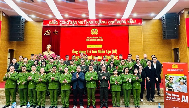 Công an phường Ô Chợ Dừa tiên phong ứng dụng AI phục vụ Nhân dân- Ảnh 4.