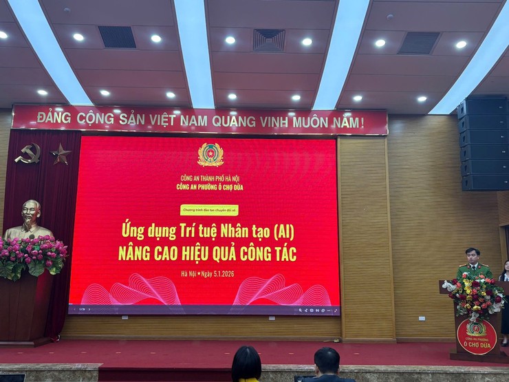 Công an phường Ô Chợ Dừa tiên phong ứng dụng AI phục vụ Nhân dân- Ảnh 1.