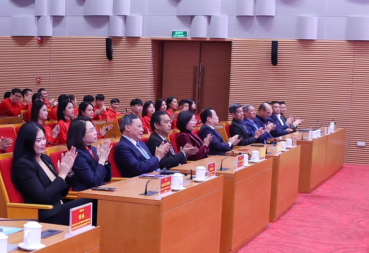 Hà Nội tuyên dương các vận động viên, huấn luyện viên đạt thành tích cao tại SEA Games 33- Ảnh 2.