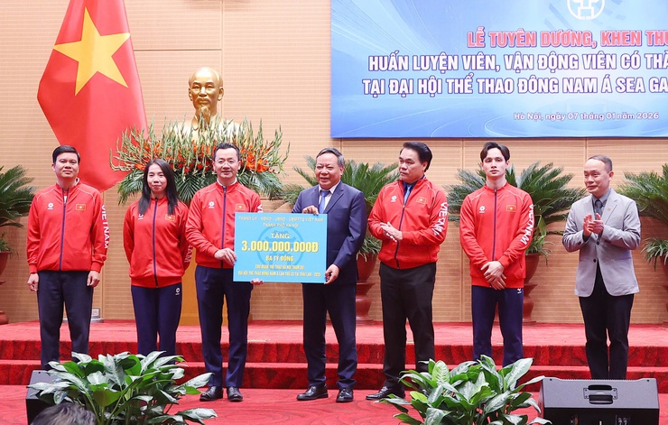 Hà Nội tuyên dương các vận động viên, huấn luyện viên đạt thành tích cao tại SEA Games 33- Ảnh 7.