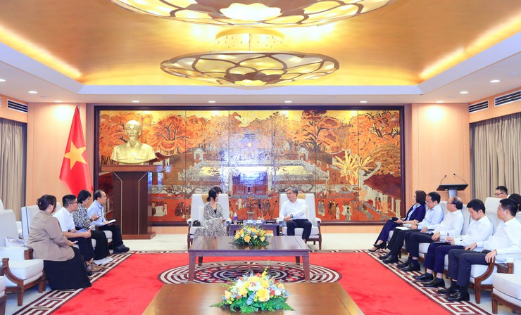 Ph&oacute; Chủ tịch UBND Th&agrave;nh phố Trương Việt Dũng tiếp Đo&agrave;n đại biểu Hiệp hội B&aacute;n dẫn Đ&ocirc;ng Nam &Aacute;- Ảnh 1.
