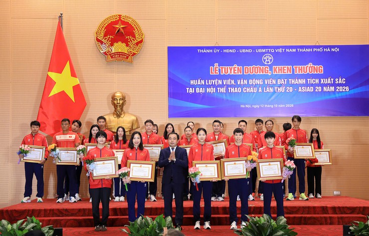 Hà Nội tuyên dương, khen thưởng huấn luyện viên, vận động viên đạt thành tích xuất sắc tại ASIAD 20- Ảnh 4. Hà Nội tuyên dương, khen thưởng huấn luyện viên, vận động viên đạt thành tích xuất sắc tại ASIAD 20- Ảnh 4.
