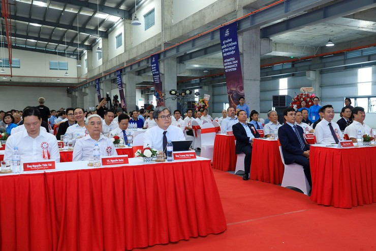 Phó Chủ tịch UBND Thành phố Trương Việt Dũng dự khánh thành nhà máy TOMECO SI- Ảnh 1.