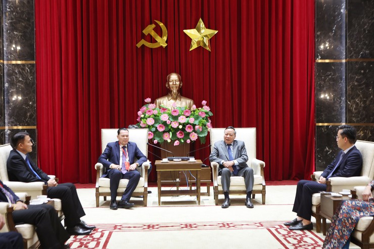 Tăng cường hợp t&aacute;c giữa c&aacute;c cơ quan, đơn vị của H&agrave; Nội v&agrave; Vi&ecirc;ng Chăn, L&agrave;o- Ảnh 1.