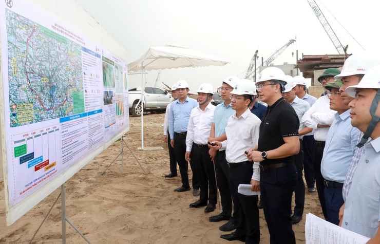 Hà Nội đẩy nhanh tiến độ 8 cầu vượt sông Hồng, sông Đuống- Ảnh 5.