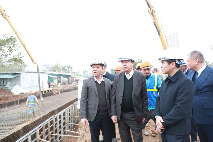 Đồng chí Dương Đức Tuấn thăm, chúc Tết các đơn vị đang triển khai các dự án, công trình giao thông, thoát nước chống úng ngập- Ảnh 4.