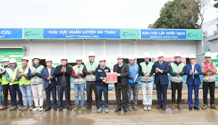 Đồng chí Dương Đức Tuấn thăm, chúc Tết các đơn vị đang triển khai các dự án, công trình giao thông, thoát nước chống úng ngập- Ảnh 8.