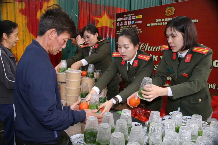 Lan tỏa nghĩa tình Công an Thủ đô - Điểm tựa nhân văn vì an sinh xã hội- Ảnh 6.