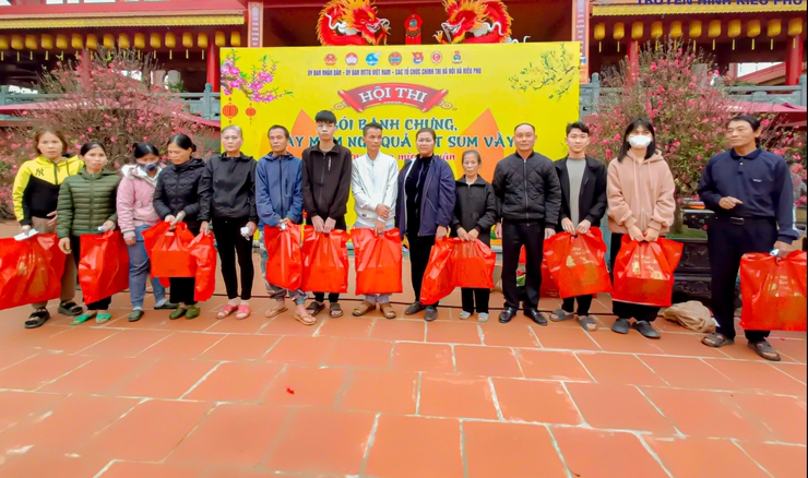 Xã Kiều Phú: Sôi nổi Hội thi gói bánh chưng, bày mâm ngũ quả và Chương trình Tết sum vầy- Ảnh 7.